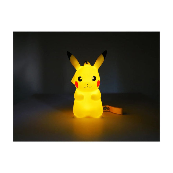 Pokémon Figurine Lumineuse Pikachu Grincheux Avec Dragonne