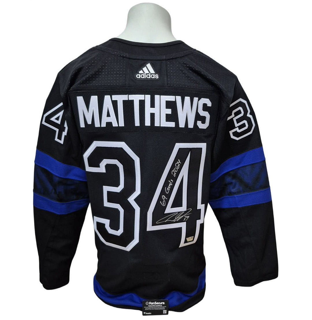 Chandail officiel Adidas signé - Auston Matthews Bieber inscrit 69 buts 2024 Fanatics coa