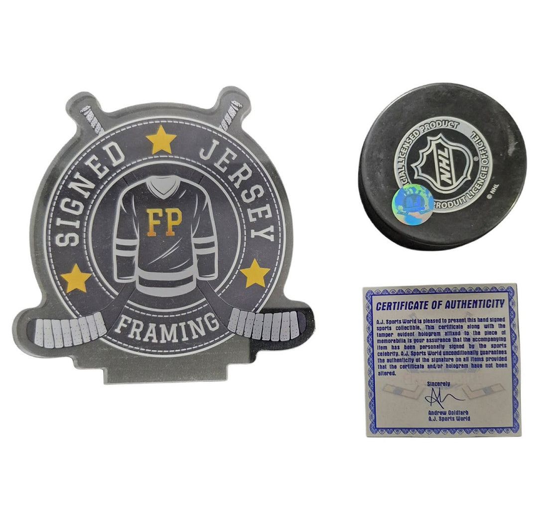 Macaron officiel signé - Yvan Cournoyer et Henri Richard Heritage Classic 2011 AJS coa