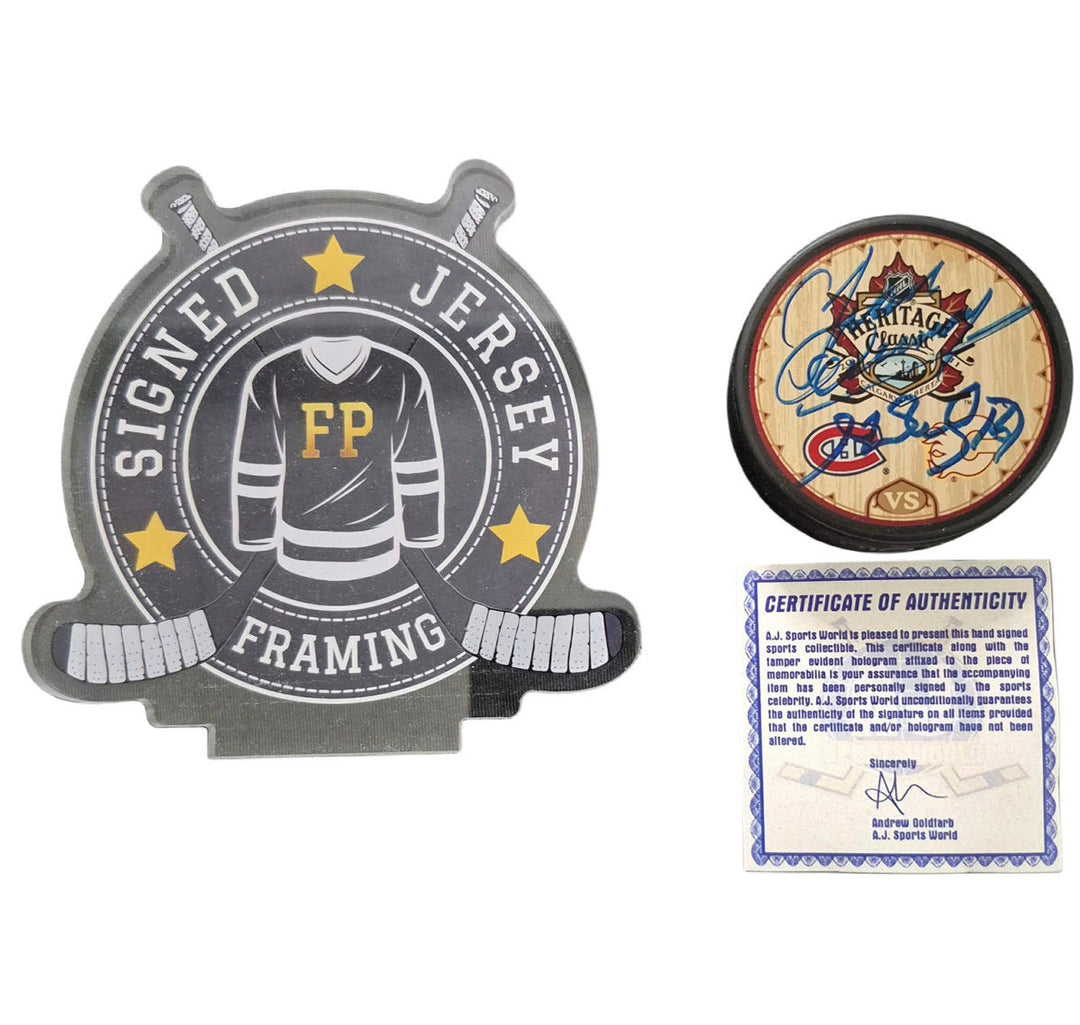 Macaron officiel signé - Yvan Cournoyer et Henri Richard Heritage Classic 2011 AJS coa