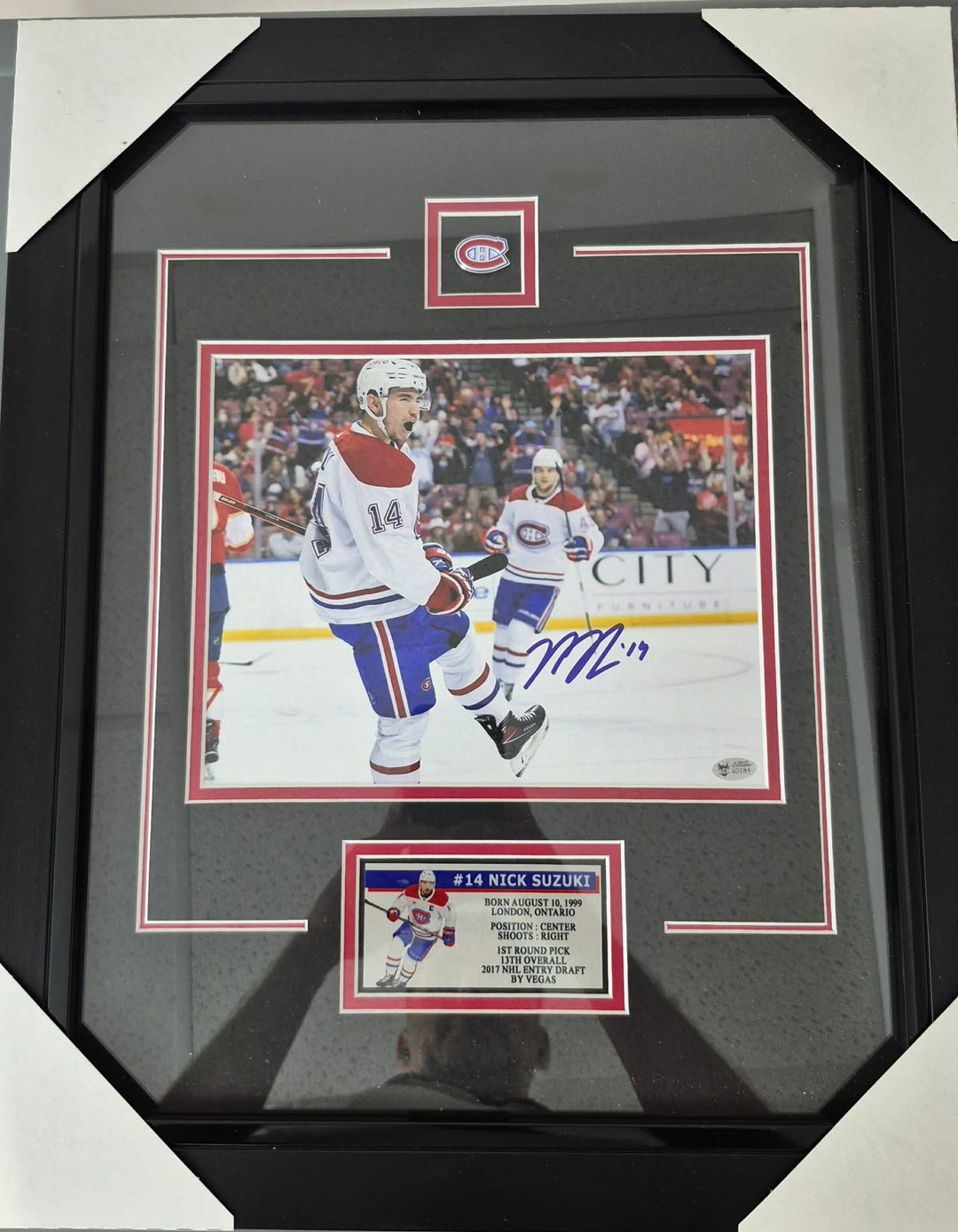 Photo encadrée 21X17 - Nick Suzuki signée ACA coa